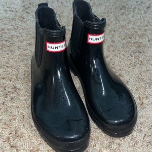 Black Mini Hunter Rainboots